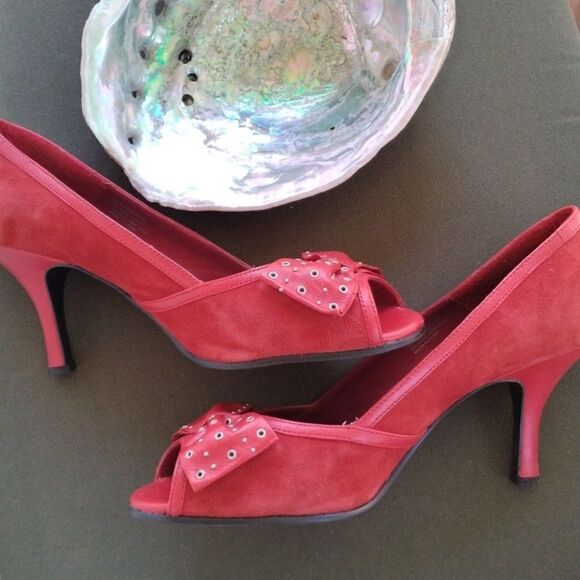 What's What by Aerosoles Red Heels - Picture 4 of 13
